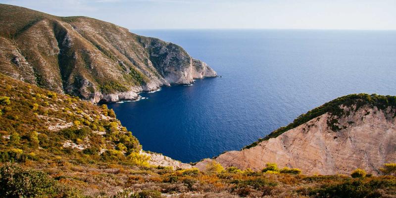 网络技术96时代：网络安全如何重塑在线商业的未来格局