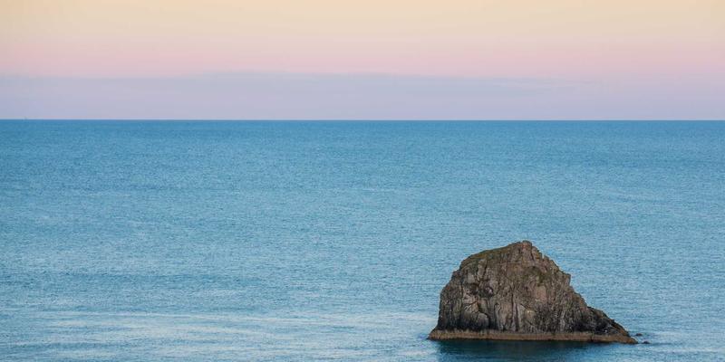 重塑企业安全边界：基于零信任模型的网络技术实施策略